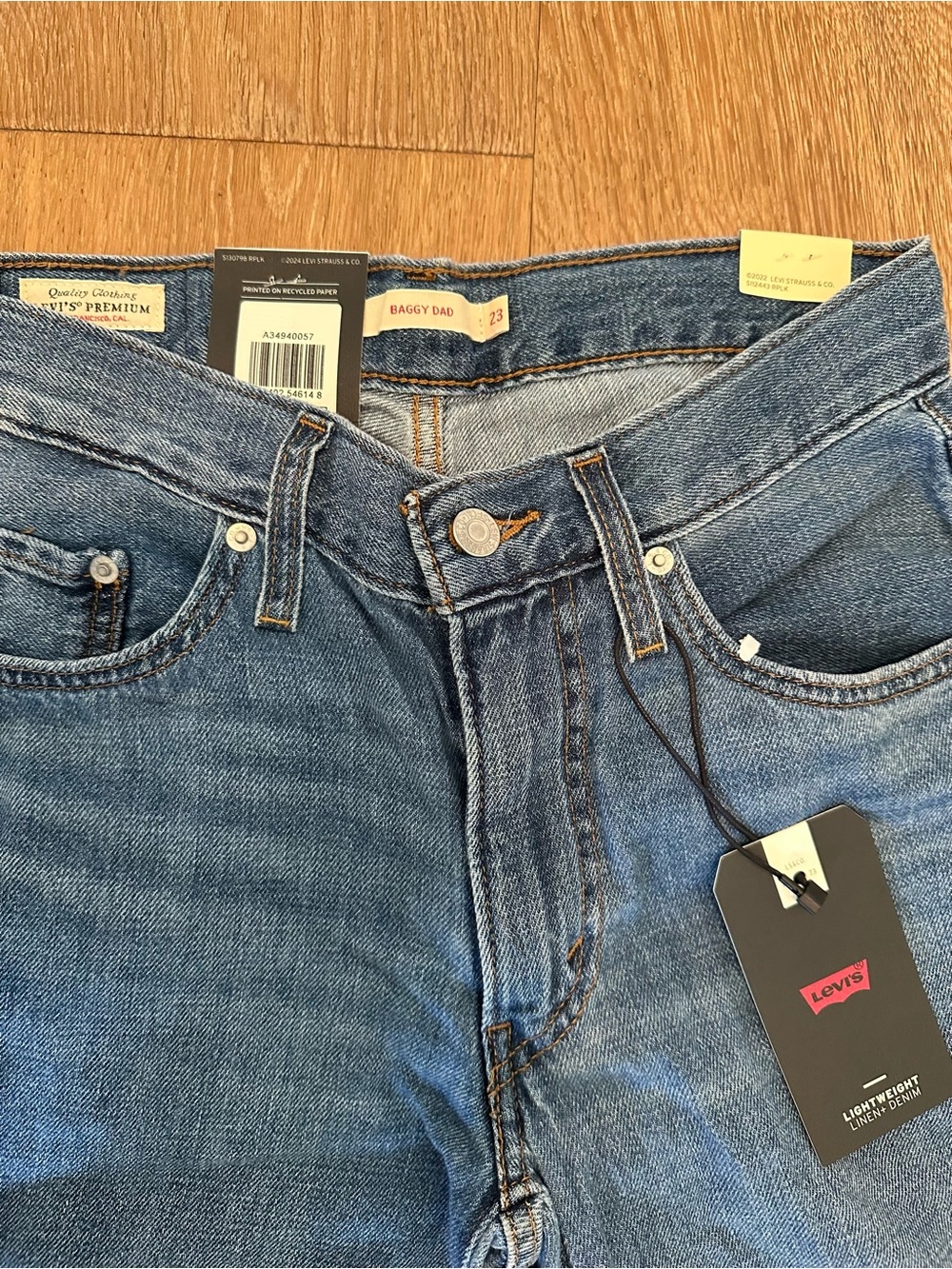 Levi's Relaxed Baggy Dad Jeans - Medium Blue Denim
